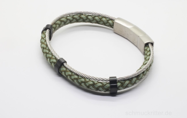 Lederarmband geflochten in grün mit Edelstahl Verzierungen