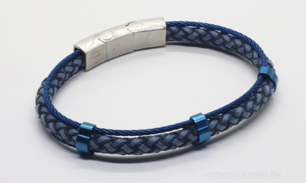 Lederarmband geflochten in hellblau mit Edelstahl
