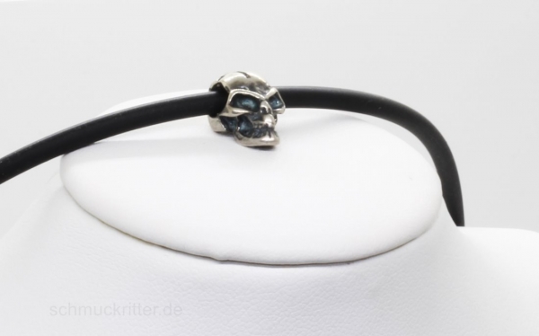 Totenkopf / mit Kautschukkette/ Silber 925